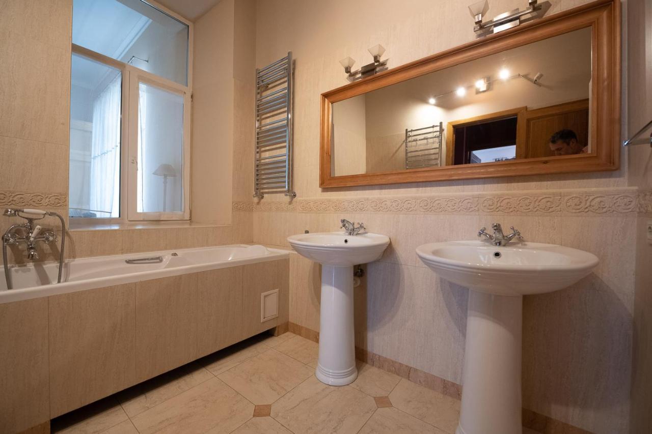 Great 144 Sq.M. Apartment In The Center Of Kiev Exterior foto
